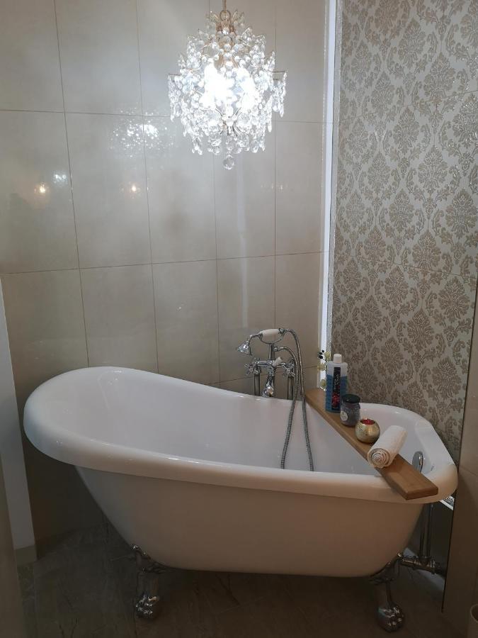 Penthouse Luxury Apartamento Resita Exterior foto